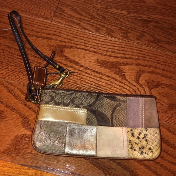 Coach wristlet. Fits smaller iphones! - Picture 2 of 2